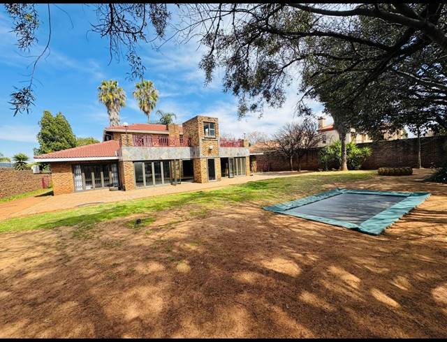 4 BEDROOM HOUSE FOR SALE IN VANDERBIJLPARK SW 5